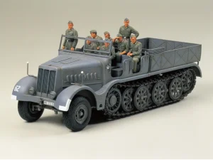 Tamiya German 18 Ton Half-Track Famo