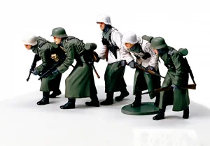 Tamiya German Assault Infantry (Winter)