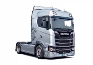Italeri Scania S770 4x2 Normal Roof Grey Cab