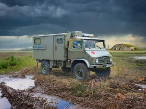 Unimog S 404 with box body - German military truck