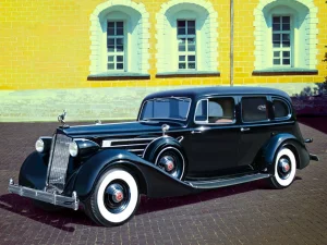 Packard Twelve (Model 1936) - WWII Soviet LeadersCar with Passengers (5 figures)