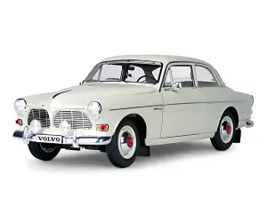 IXO Full Kit Volvo S122 Amazone 1:8 Scale Metal Kit