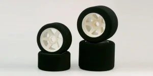 Kyosho 1:8 Racing Tyres Front 32 Shore (2)