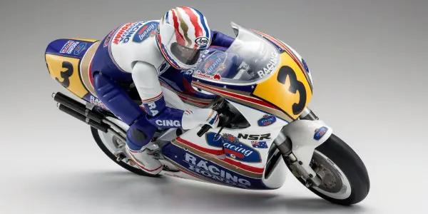 Kyosho Moto Hanging On Racer Honda NSR 1991 1:8 Kit — image 5 of 6