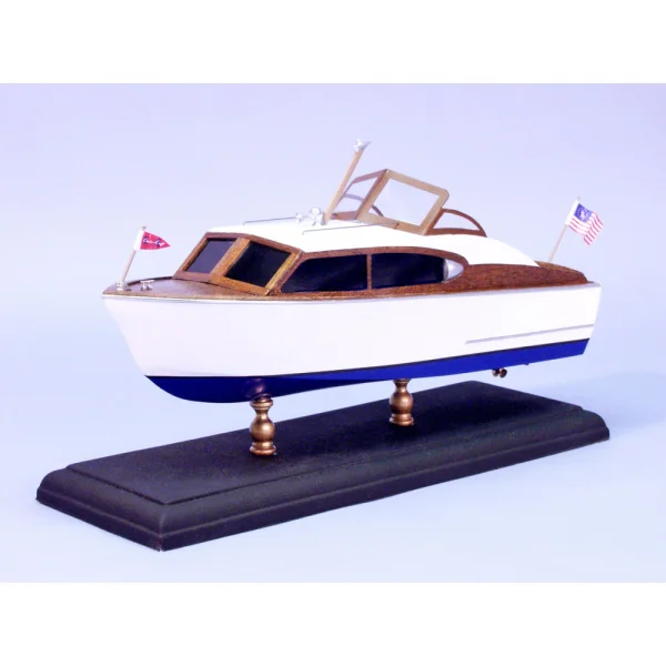 Dumas Chris-Craft Sedan 1/24Th Kit (1707)