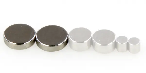 J Perkins Hatch Magnets 8 X 2mm (Ultra Strong) (2) &mdash; image 2 of 2