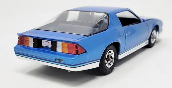 Atlantis Models 1:32 1982 Z/28 Chevy Camaro Route 32 — image 5 of 8