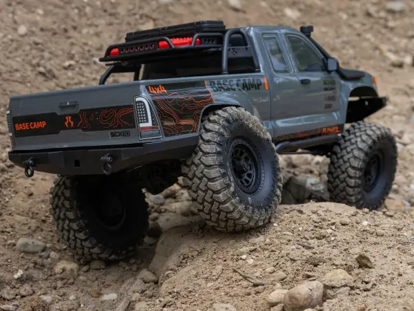 Axial SCX10 III Base Camp RTR — image 24 of 28