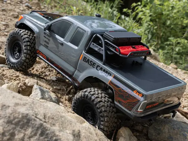 Axial SCX10 III Base Camp RTR — image 25 of 28