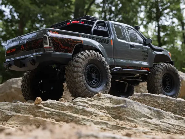 Axial SCX10 III Base Camp RTR — image 23 of 28