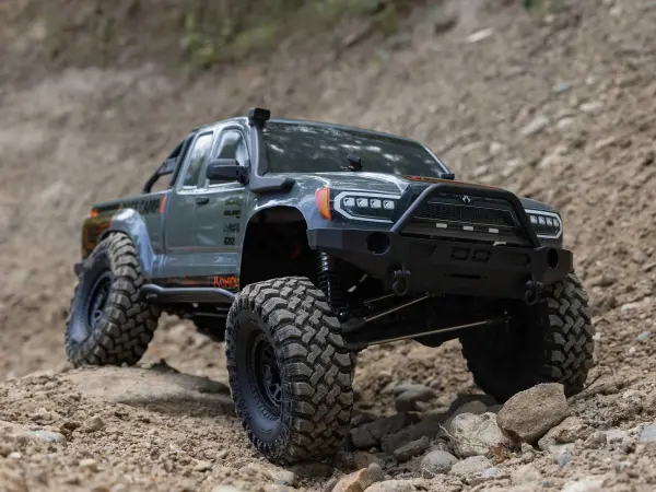Axial SCX10 III Base Camp RTR — image 26 of 28
