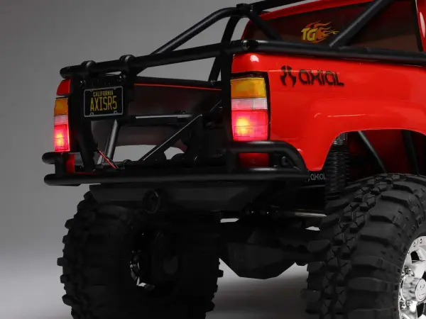 Axial SCX10 III 1987 Toyota SR5 4X4 RTR &mdash; image 28 of 30