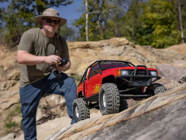 Axial SCX10 III 1987 Toyota SR5 4X4 RTR