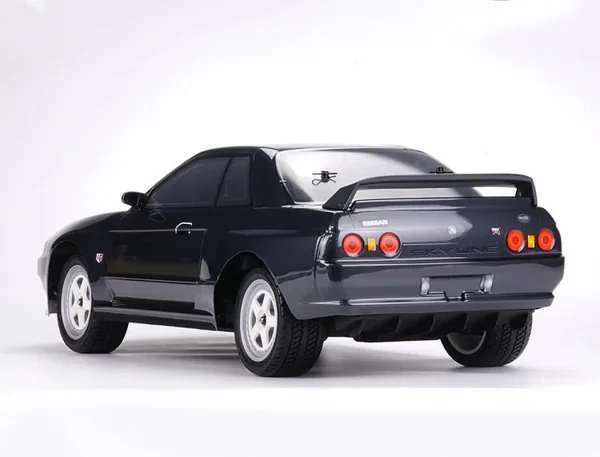 Carisma M48S Nissan Skyline GT-R (R32) 1:8 Brushless RTR