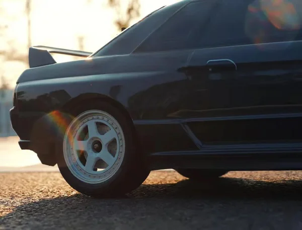 Carisma M48S Nissan Skyline GT-R (R32) 1:8 Brushless RTR
