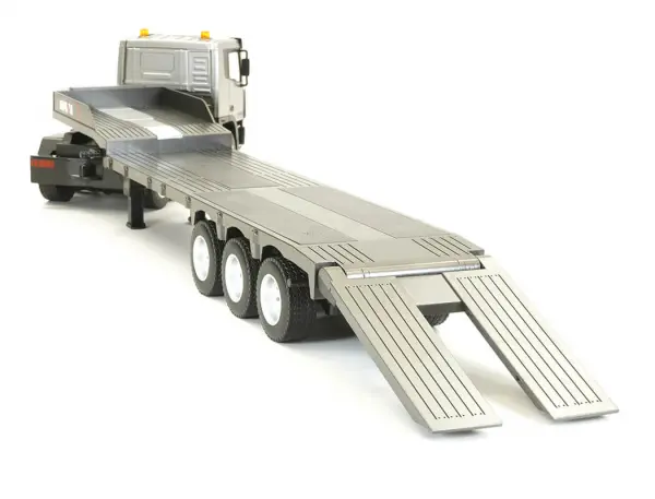 HuiNa 1:24 9ch RC Truck and Platform Trailer — image 3 of 18