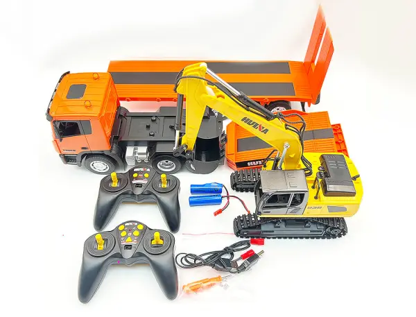 HuiNa 1:24 Platform Trailer And Excavator Set — image 5 of 7