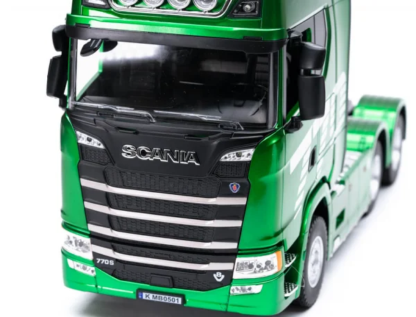 HuiNa Scania 770S RC Haulage Truck RTR - Green — image 5 of 11