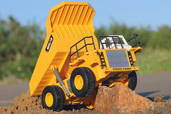 HuiNa 1:24 RC Dump Truck &mdash; image 3 of 6