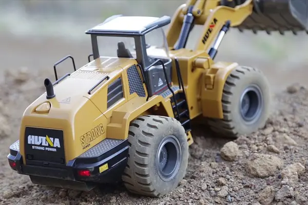 HuiNa 1:14 Alloy Wheeled Loader / Bulldozer — image 7 of 10