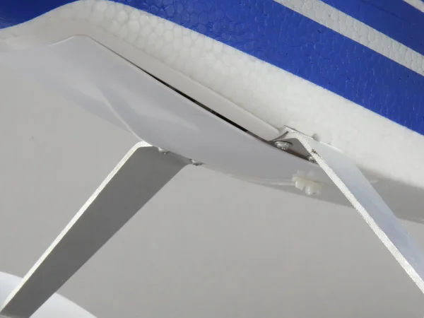 E Flite Valiant 1.3M - BNF Basic with SAFE And AS3X — image 10 of 19