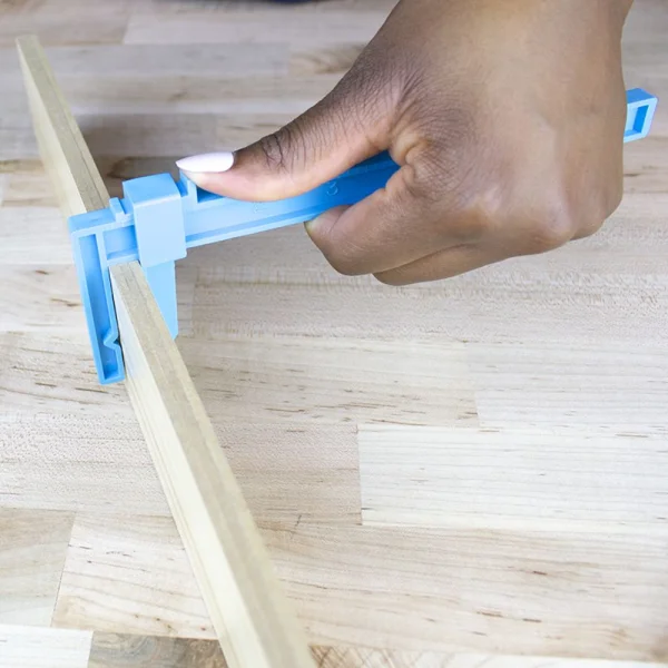 Excel 7in Adjustable Plastic Clamp (Carded)