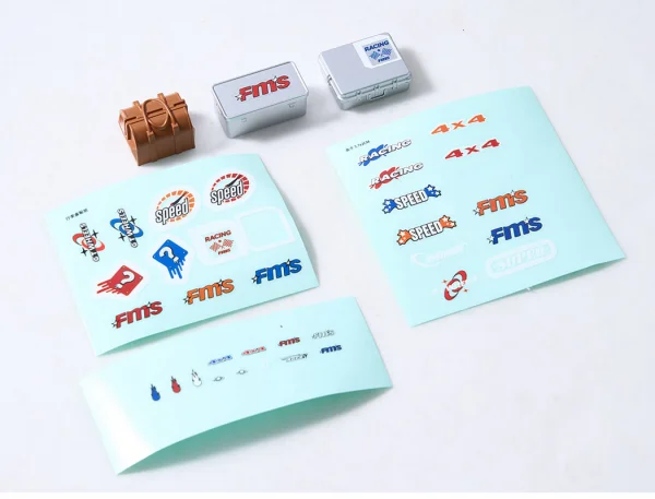 FMS 1:18 Luggage Carrier Set