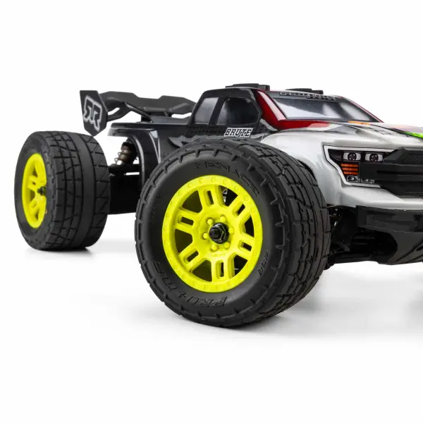 ProLine 1:16 Menace Street Tires Mounted on Yellow Split Six 12mm Hex Wheels (2) — image 7 of 7