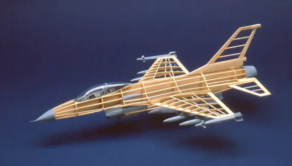 Guillow F-16 Fighting Falcon — image 3 of 3