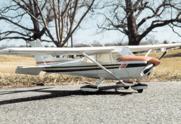 Guillow Cessna Skyhawk — image 3 of 3