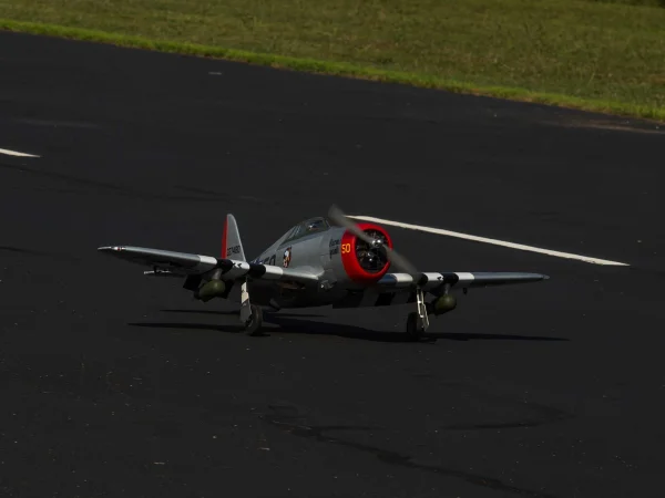 Hangar 9 P-47D Thunderbolt 20cc