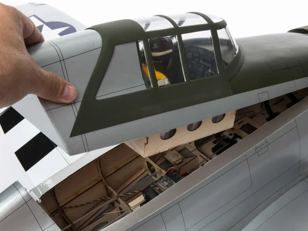 Hangar 9 P-47D Thunderbolt 20cc
