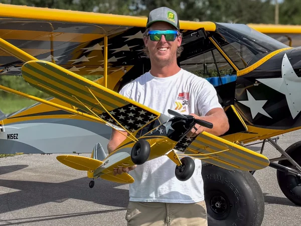 HobbyZone Carbon Cub S2 1.3m - Cleetus McFarland Special Edition - BNF Basic