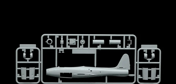 Italeri F-84 G Thunderjet — image 5 of 19