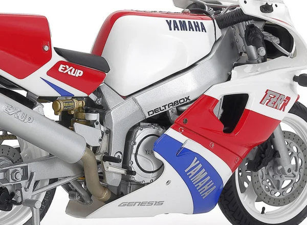 Tamiya 1:12 Yamaha FZR750R Superbike (OW01) — image 6 of 11