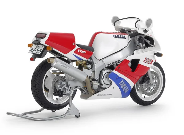 Tamiya 1:12 Yamaha FZR750R Superbike (OW01) — image 8 of 11