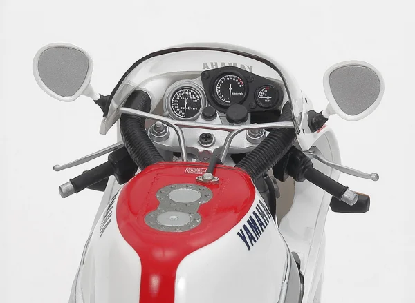 Tamiya 1:12 Yamaha FZR750R Superbike (OW01) — image 7 of 11