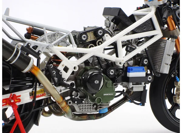 Tamiya 1:12 Ducati 888 Superbike