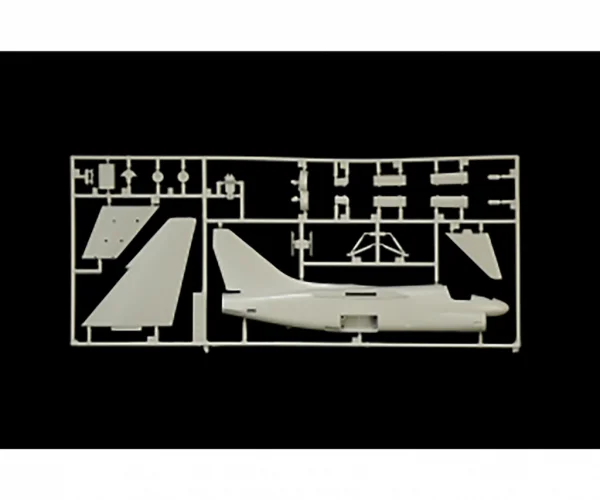 Italeri 1/72 A-7E Corsair II — image 7 of 15