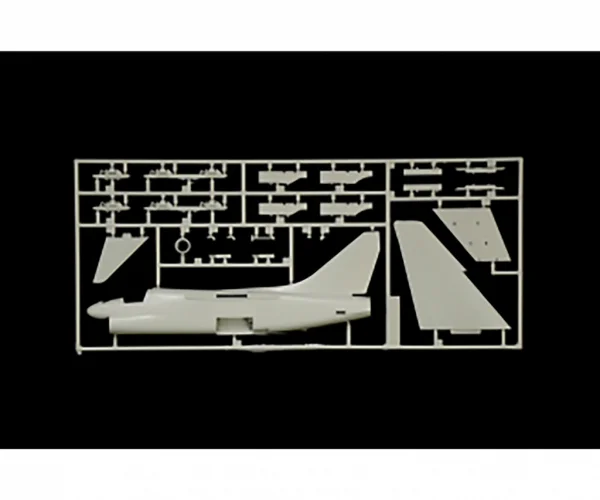 Italeri 1/72 A-7E Corsair II — image 8 of 15