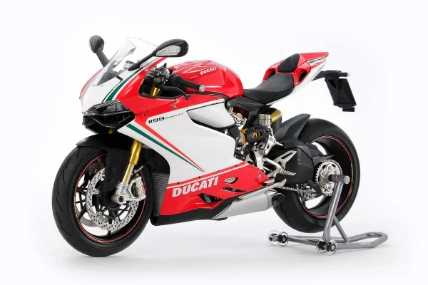 Tamiya 1:12 1199 Panigale S Tricolore — image 1 of 6