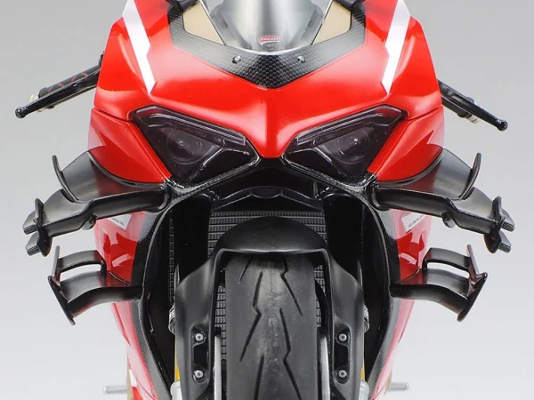 Tamiya 1:12 Ducati Superleggera V4
