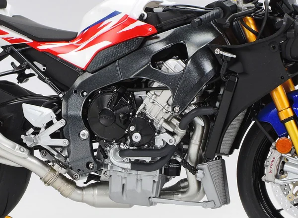 TAMIYA 1:12 CBR 1000RR-R Fireblade Special