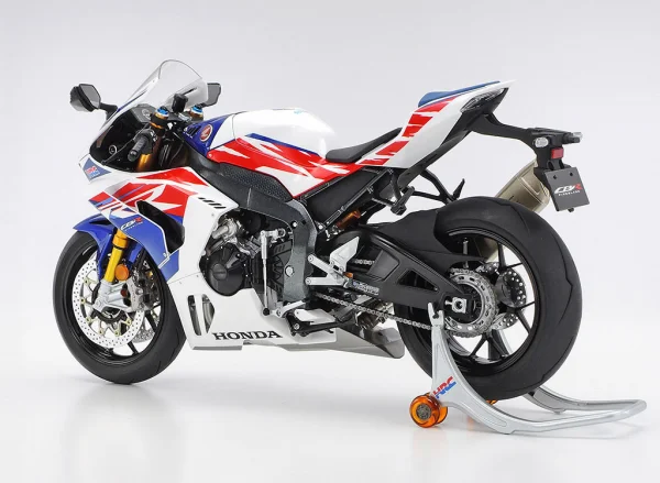 TAMIYA 1:12 CBR 1000RR-R Fireblade Special
