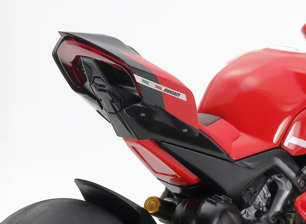 Tamiya Ducati Superleggera V4 with Racing Kit