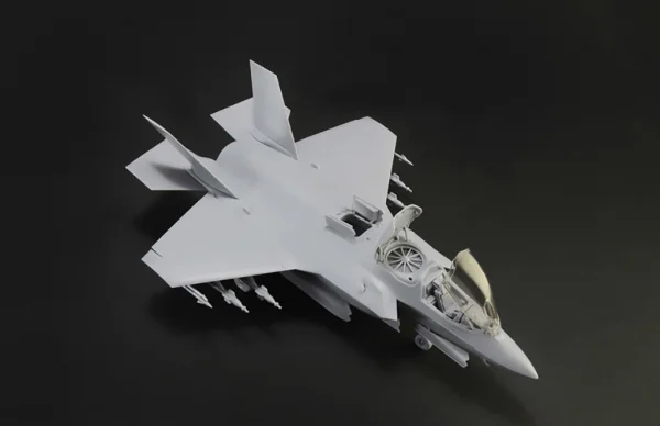 ITALERI 1425 RAF Lockheed Martin F-35B Lightning II 1:72 Plastic Model Plane Kit