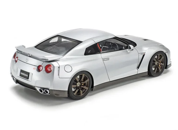 Tamiya Nissan GT-R 07