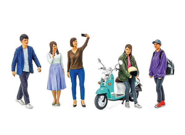 Tamiya 1/24 Campus Friends Modern Figures