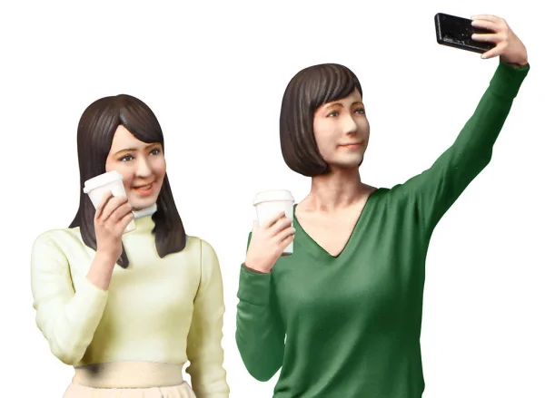 Tamiya 1/24 Campus Friends Modern Figures