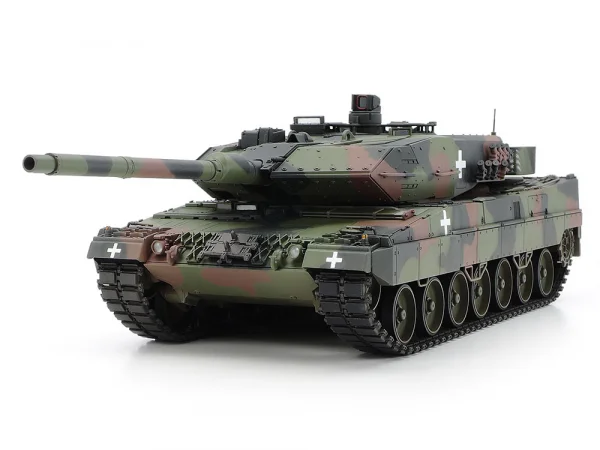 Tamiya 1:35 Leopard 2 A6 Tank - Ukraine — image 5 of 9